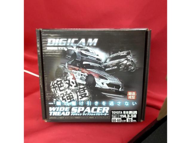 DIGICAM
Toyota-specific wide tread spacers
114.3-5
10 mm
A6061-T6
+
TWLN10
Long nut
Ten