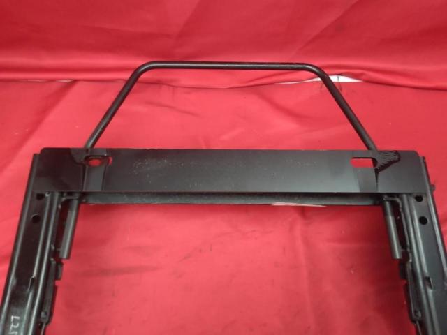 Unknown Manufacturer
Mira / L250
Bottom stop
Seat rail