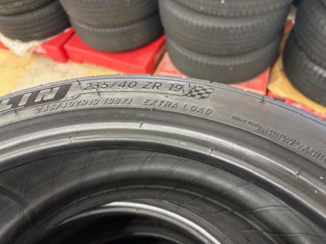 MICHELINPILOT
SPORT
Four
235 / 45R19