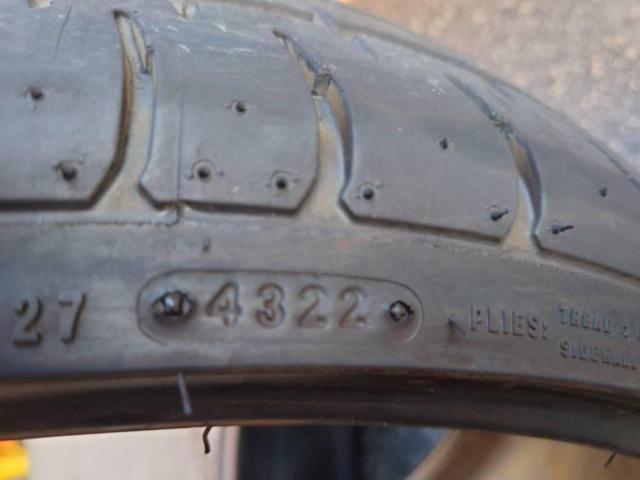 【ACCELER】PHI 235/30R21
