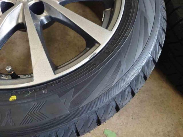 HORPER
10-spoke
+
YOKOHAMA (Yokohama)
iceGUARD
iG70
215 / 60R17
96Q
4 pieces set