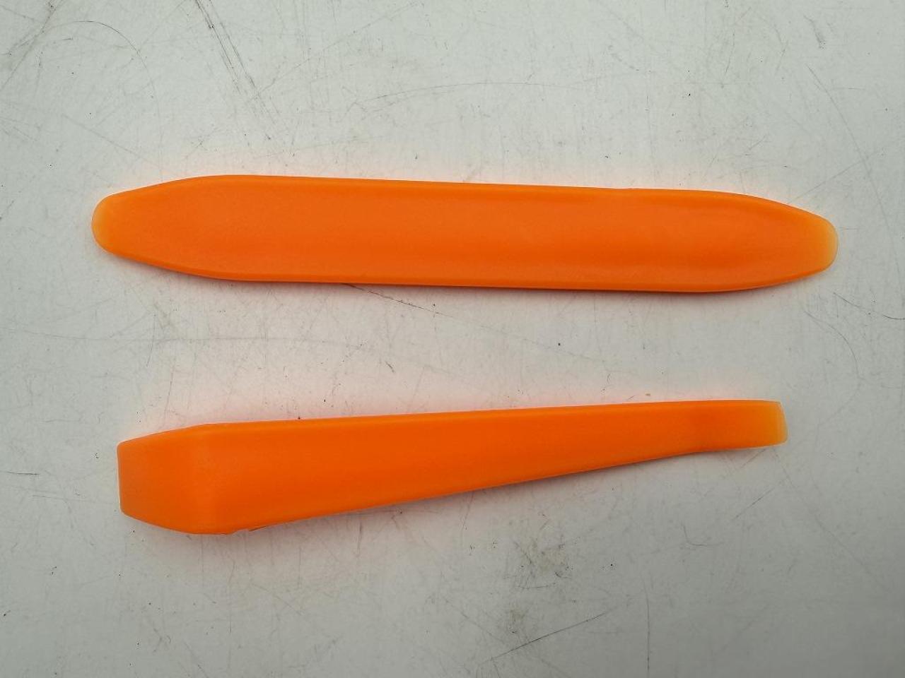 No Brand
Lining peeled
2 pieces
