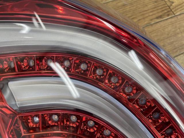 【ワケアリ】メーカー不明 フルLEDテールレンズ 30系 プリウス