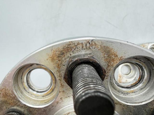 Unknown Manufacturer
Hub ring with a wide tread spacer