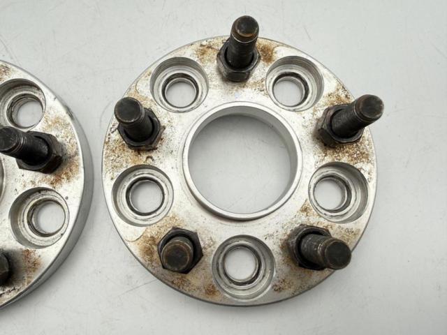 Unknown Manufacturer
Hub ring with a wide tread spacer