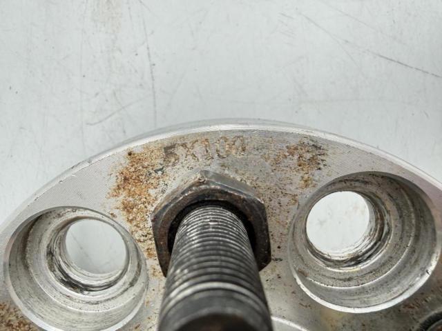 Unknown Manufacturer
Hub ring with a wide tread spacer