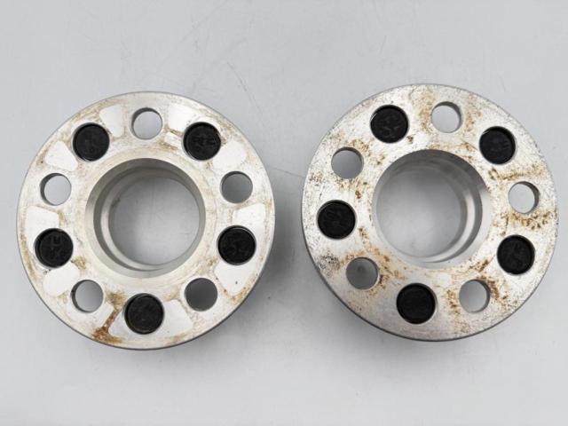 Unknown Manufacturer
Hub ring with a wide tread spacer