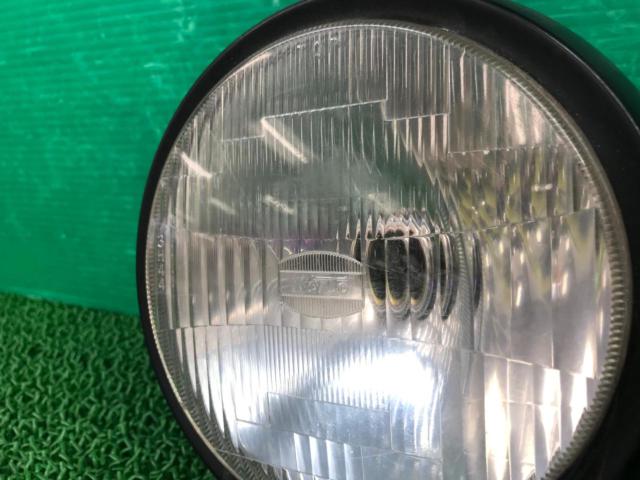 YAMAHA
Genuine headlight