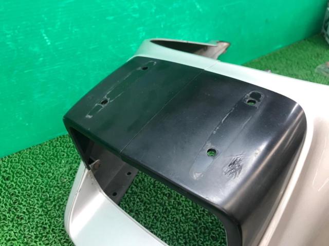 SUZUKI
Genuine upper cowl