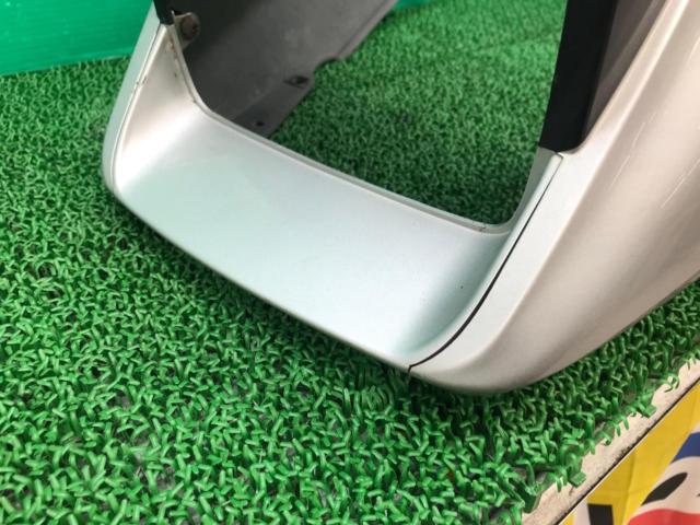SUZUKI
Genuine upper cowl