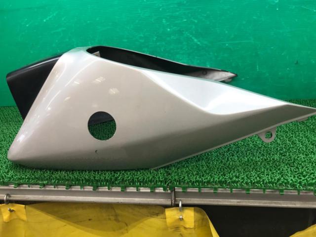 SUZUKI
Genuine upper cowl