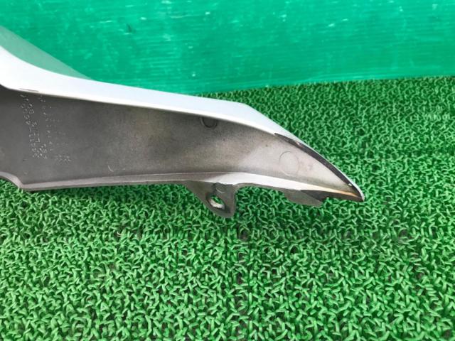 SUZUKI
Genuine upper cowl