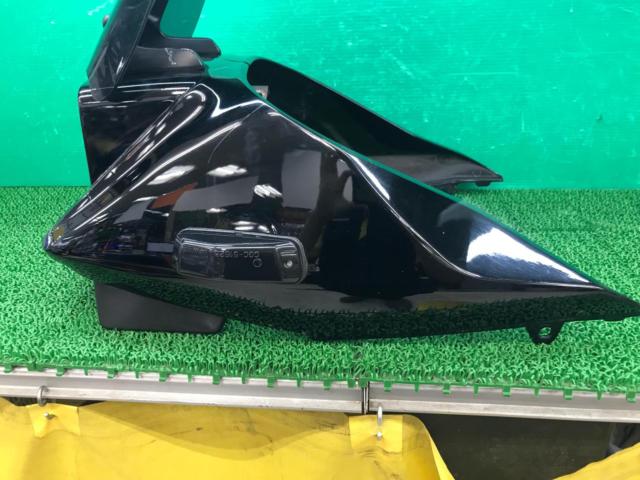 SUZUKI
Genuine upper cowl