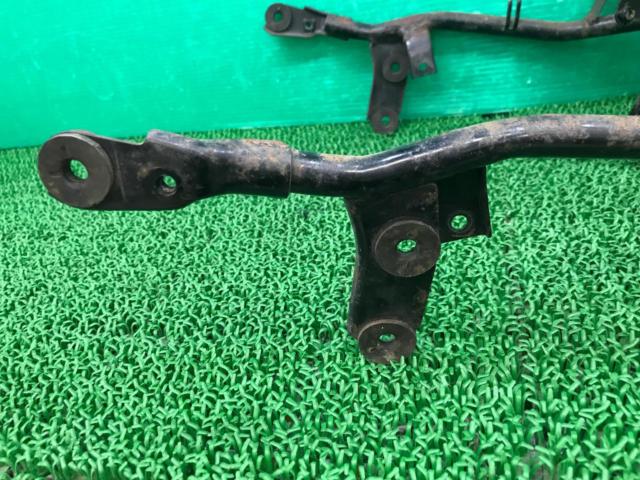 SUZUKI
Genuine headlight cowl stay