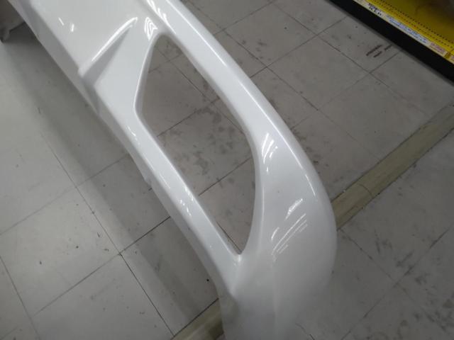 Unknown Manufacturer
Rear half spoiler