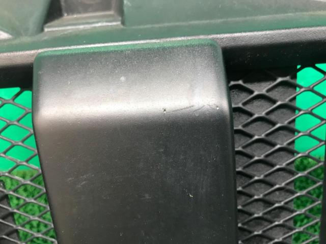 SUZUKI
Genuine front grille