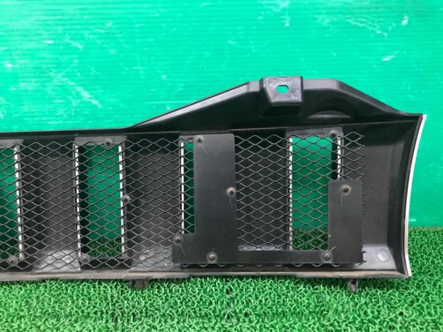 SUZUKI
Genuine front grille