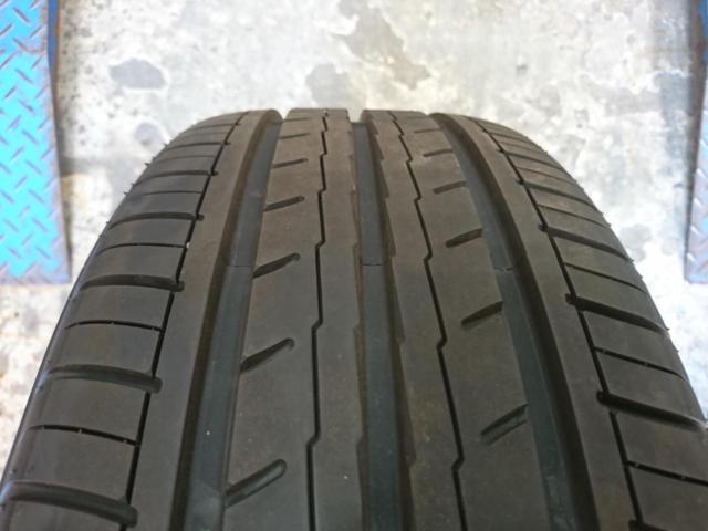 トヨタ カローラツーリング W×B 純正ホイール + YOKOHAMA Bluearth GT/Bluearth ES32