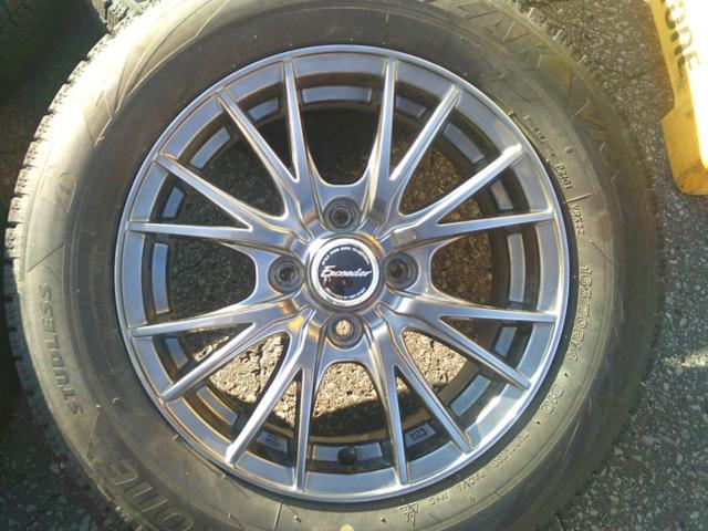 BRIDGESTONE
BLIZZAK
VRX2
+
HOT
STUFF
Exceeder
E01