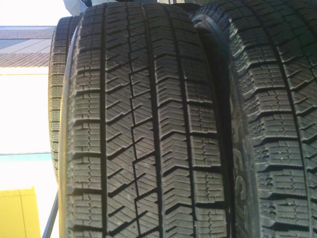 BRIDGESTONE
BLIZZAK
VRX2
+
HOT
STUFF
Exceeder
E01