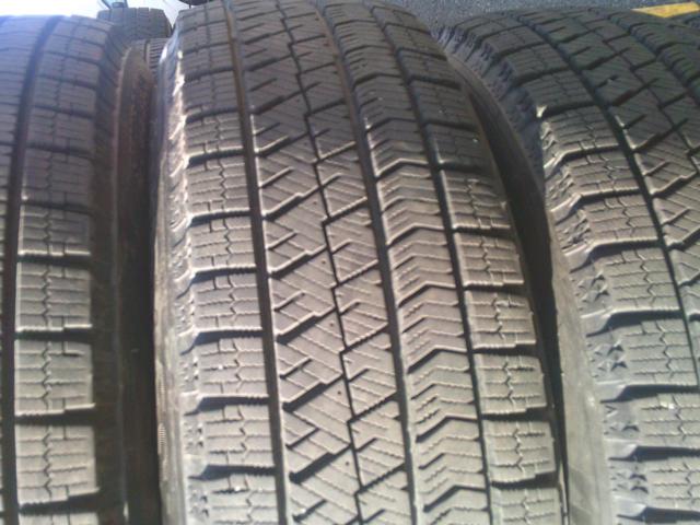 BRIDGESTONE
BLIZZAK
VRX2
+
HOT
STUFF
Exceeder
E01