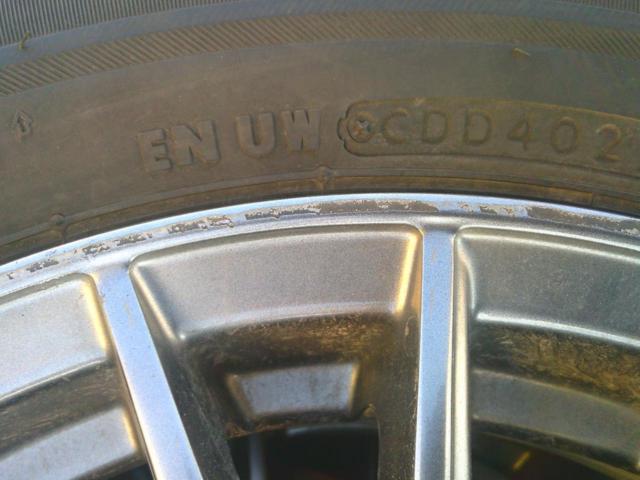 BRIDGESTONE
BLIZZAK
VRX2
+
HOT
STUFF
Exceeder
E01