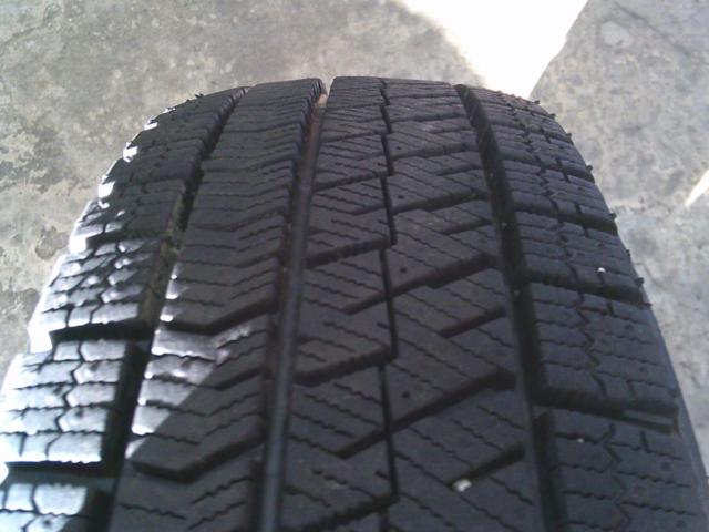 BRIDGESTONE
BLIZZAK
VRX2
+
AZANE
E-10