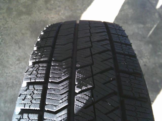 BRIDGESTONE
BLIZZAK
VRX2
+
AZANE
E-10