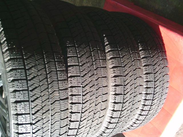 BRIDGESTONE
BLIZZAK
VRX2
+
AZANE
E-10