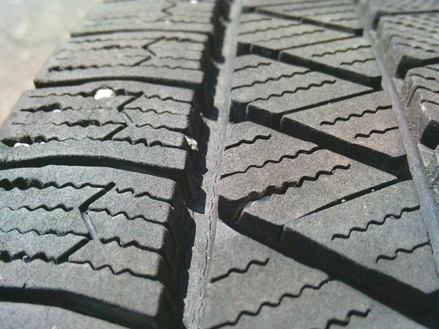 BRIDGESTONE
BLIZZAK
VRX3