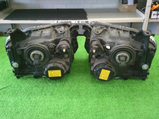 Mitsubishi
ek Wagon
H82W Genuine HID Headlights