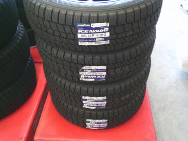 GOODYEAR ICE NAVI 8  + HOT STUFF Valette GLITTER