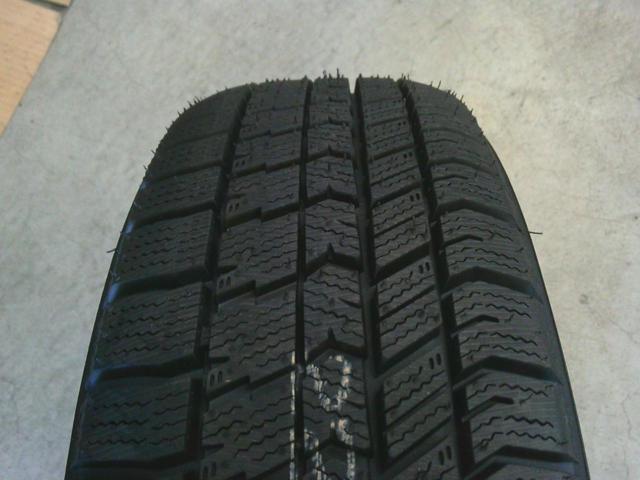 GOODYEAR ICE NAVI 8  + HOT STUFF Valette GLITTER