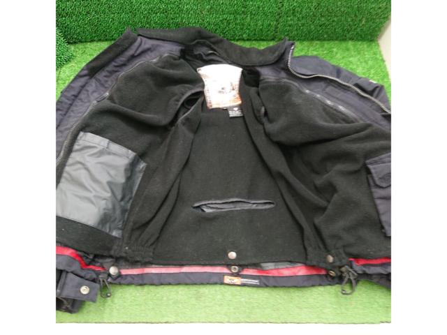 ARELN
NESS
BERICK
Jacket