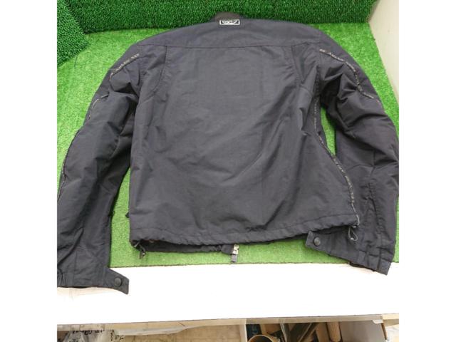 ARELN
NESS
BERICK
Jacket