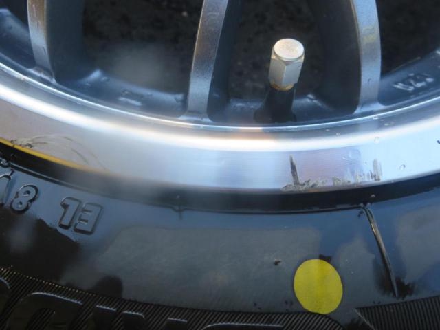 BRIDGESTONE BLIZZAK VRX3 + BADX S-HOLD GLANZ SE