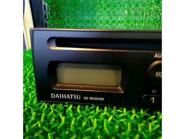【ダイハツ純正】 純正 CDデッキ (86180-B2100)