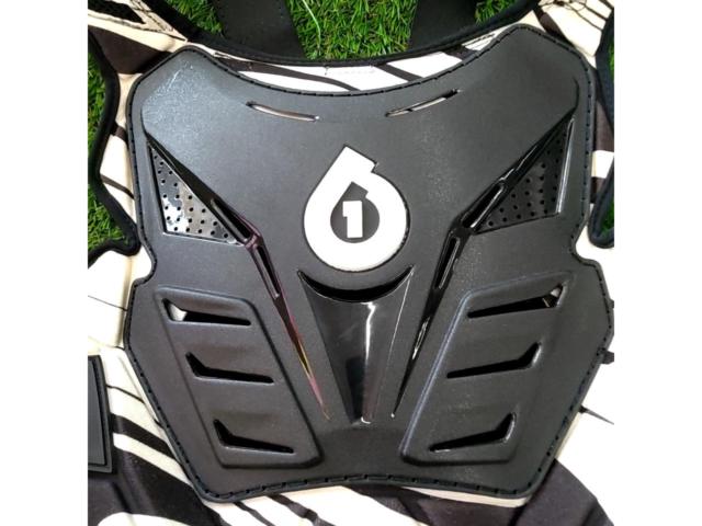 SIXSIXONE
Size: Unknown Protector