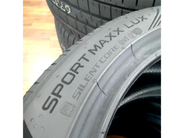 DUNLOP
SPORT
MAXX
LUX
225 / 45R18