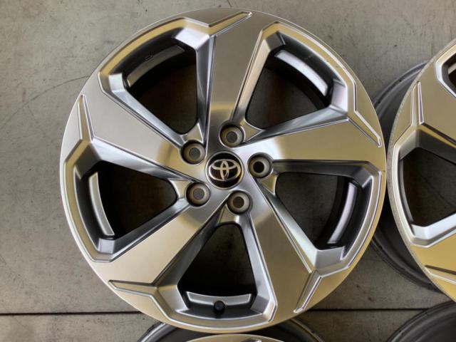 TOYOTA
RAV4
Original wheel