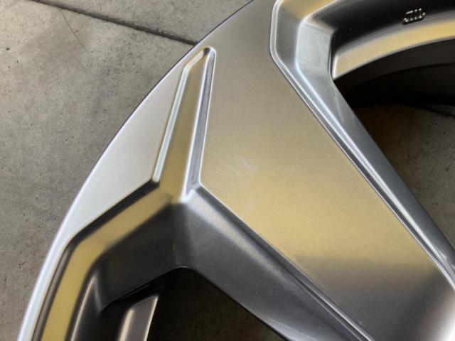 TOYOTA
RAV4
Original wheel