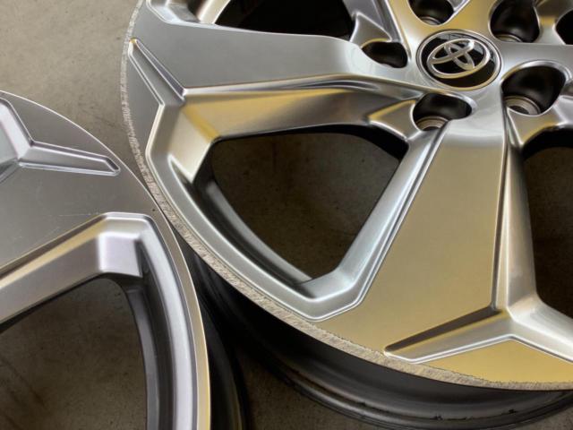 TOYOTA
RAV4
Original wheel
