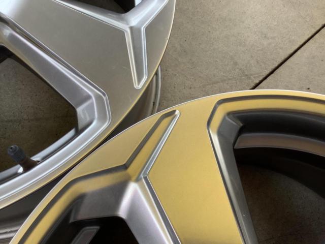 TOYOTA
RAV4
Original wheel
