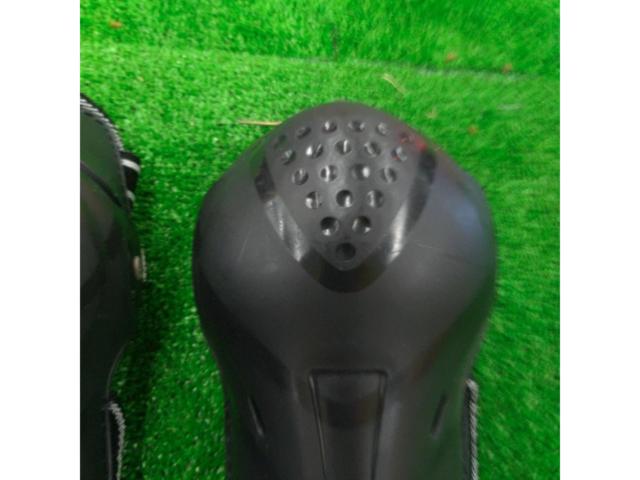 Elbow guards from an unknown manufacturer