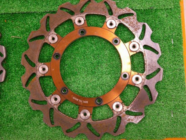 YAMAHA VMAX
22WE
Genuine front disc rotor