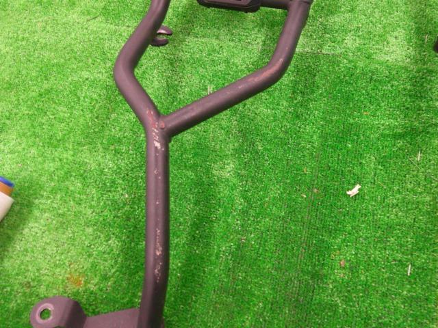GIVI
Engine guards/crash bars