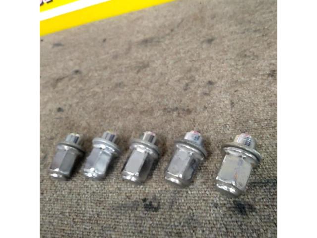 TOYOTA(トヨタ) 純正平座ナットP1.5【24個】