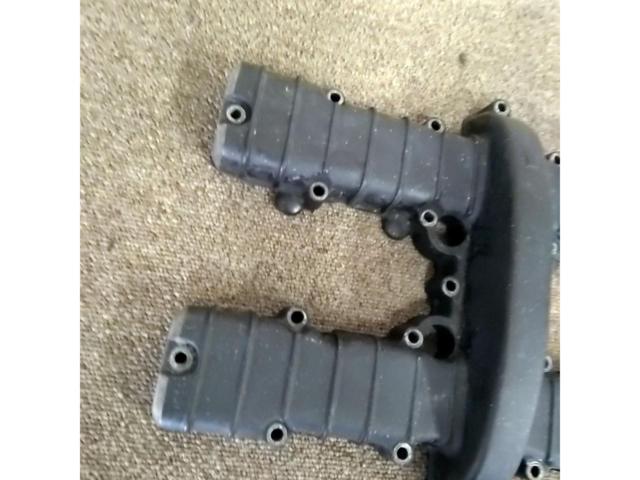 Kawasaki Zephyr 400 C5
Genuine cylinder head cover