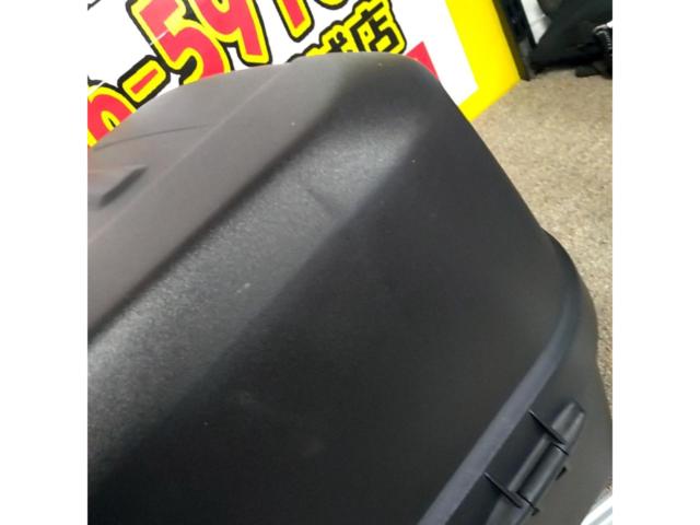 GIVI (ENT)
BOLD
Mono lock case
Capacity: 32L