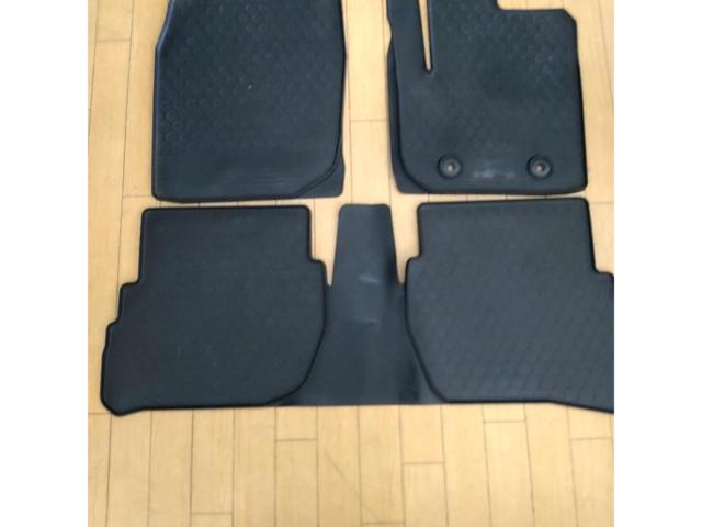 【ダイハツ純正】ラバーフロアマット